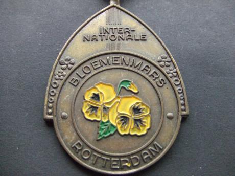 Internationale Bloemenmars Rotterdam ( violen)